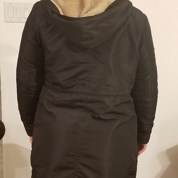 Super lightweight and super warm coat with hoodie - Picture 3 of 5